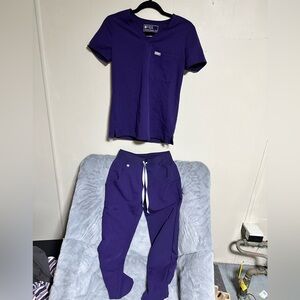 Purple figs scrub set